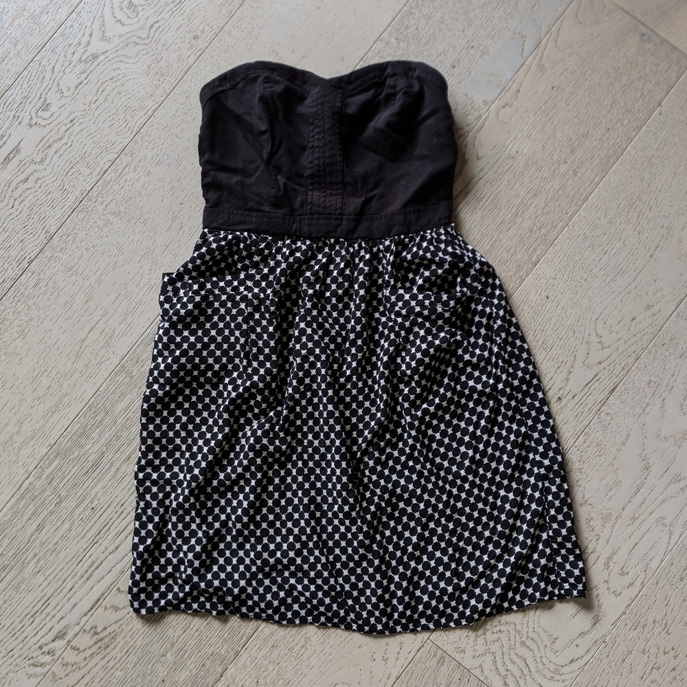 Versatile strapless dress